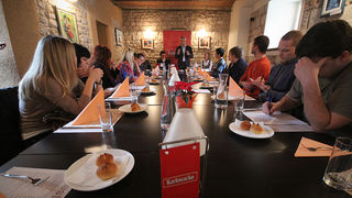 Restoran Atriji na Poluotoku. Karlovacka pivovara organizirala je degustaciju domaceg i stranog piva iz svog portfelja, te portfelja Heineken-a. Foto-SAŠA ČUKA Restoran Atriji na Poluotoku. Karlovacka pivovara organizirala je degustaciju domaceg i stranog piva iz svog portfelja, te portfelja Heineken-a. Foto-SAŠA ČUKA