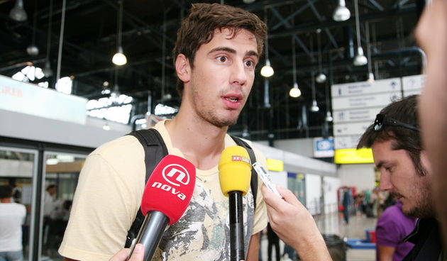 Zagreb, 050910.
Zracna luka Pleso.
Povratak kosarkasa iz sa SP-a u Istanbulu.
Na fotografiji: AnteTomic.
Foto: Biljana Gaurina / CROPIX