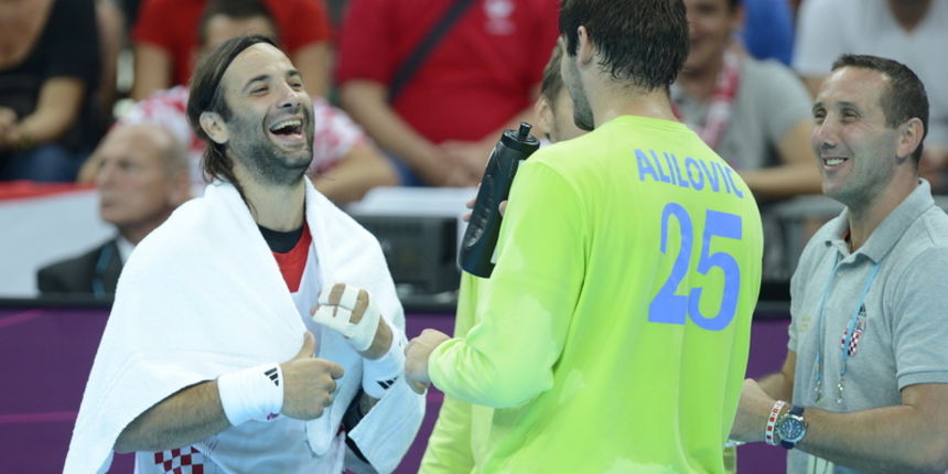 London, 120812.Kosarkaska dvorana.Hrvatska muska rukometna reprezentacija osvojila broncanu medalju pobjedivsi Madjarsku rezultatom 33:26 na  Olimpijskim igrama.Na fotografiji: Ivano Balic, Mirko Alilovic golman Hrvatske.Foto: Drago Sopta / CROPIX