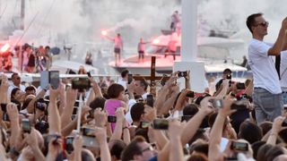 Split dostojanstveno na posljednju plovidbu ispratio legendu Olivera Dragojevića