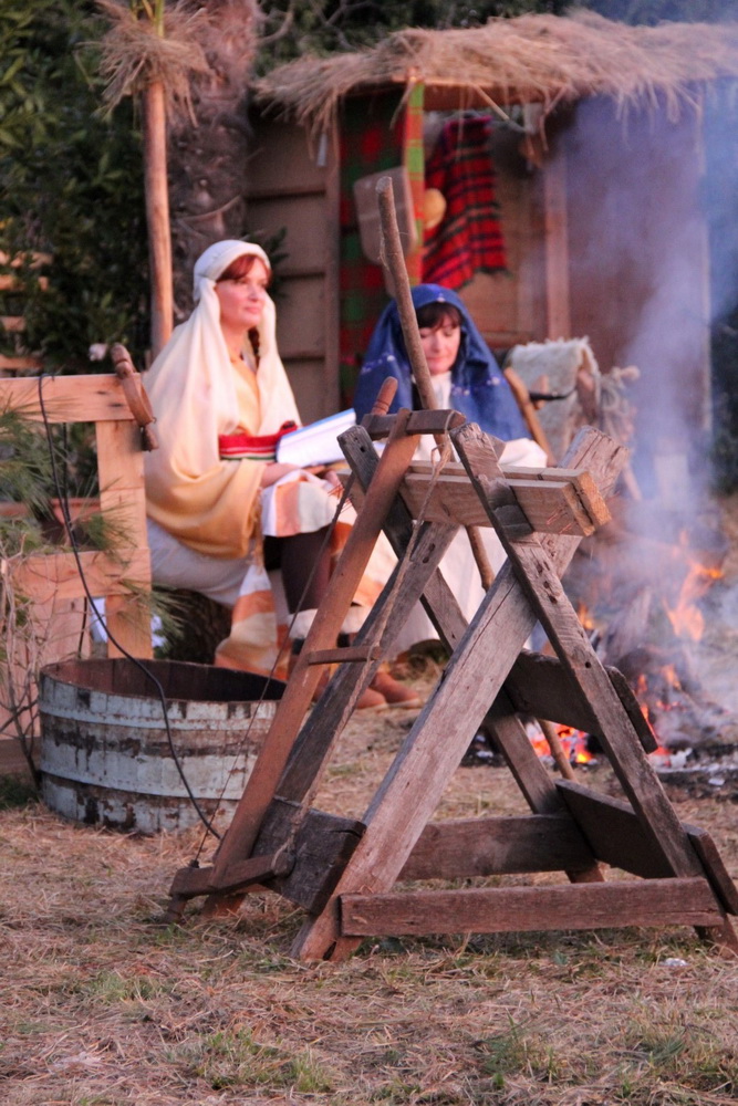 U Diklu kod bunara upriličene žive jaslice U Diklu kod bunara upriličene žive jaslice