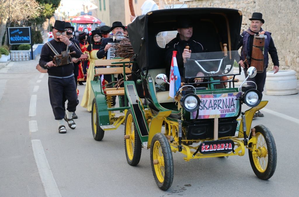 2. Međunarodna karnevalska povorka Virskih maškara
