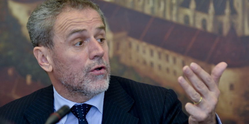 Zagreb, 250113.   
Predstavnici sindikata sluzbenika i namjestenika gradskih upravnih tijela i ustanova u vlasnistvu Grada Zagreba, potpisali su danas novi kolektivni ugovor s Gradom.
Na fotografiji: Milan Bandic.
Foto: Admir Buljubasic / CROPIX