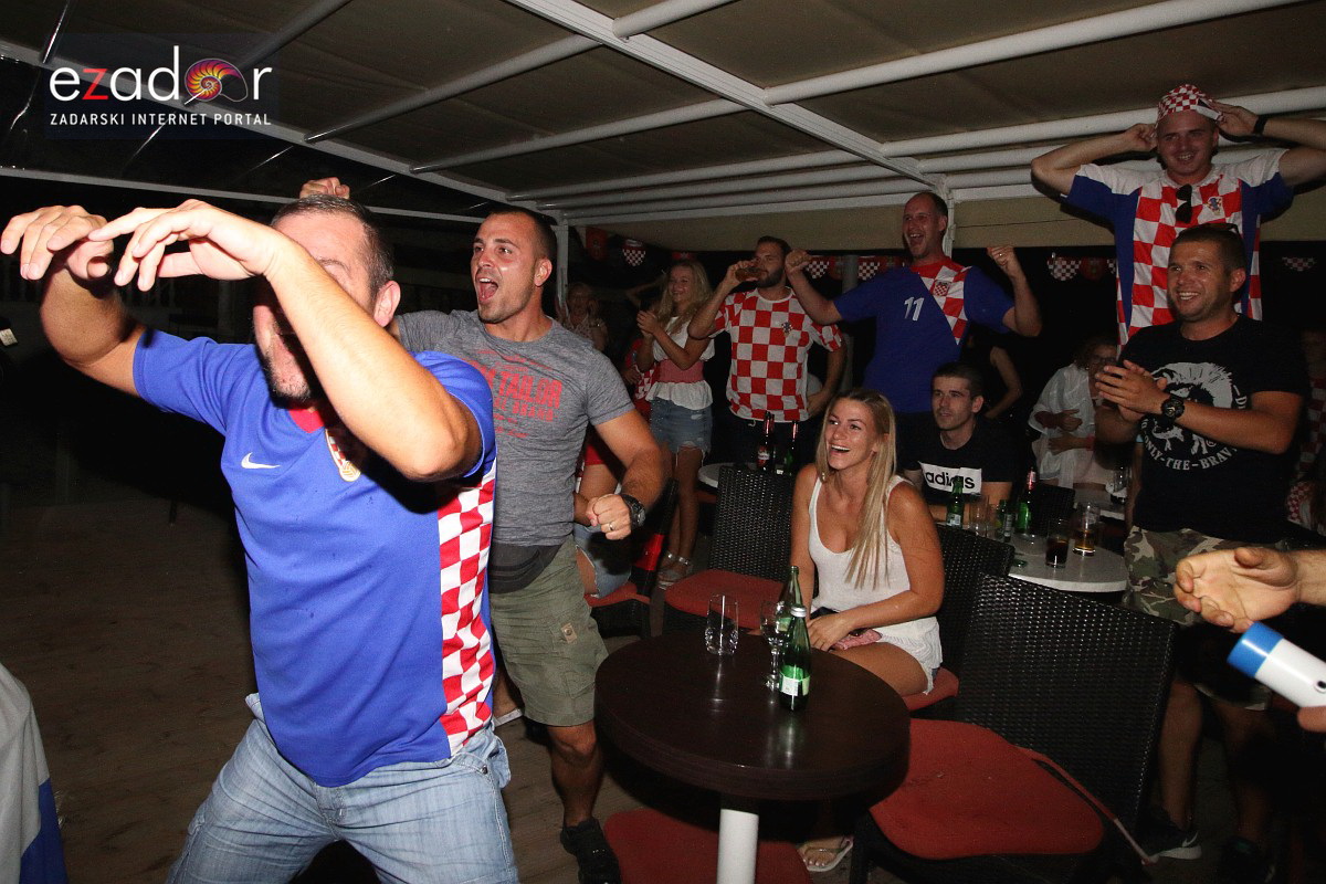 Bibinje: Navijanje za Vatrene i fešta nakon pobjede nad Rusijom