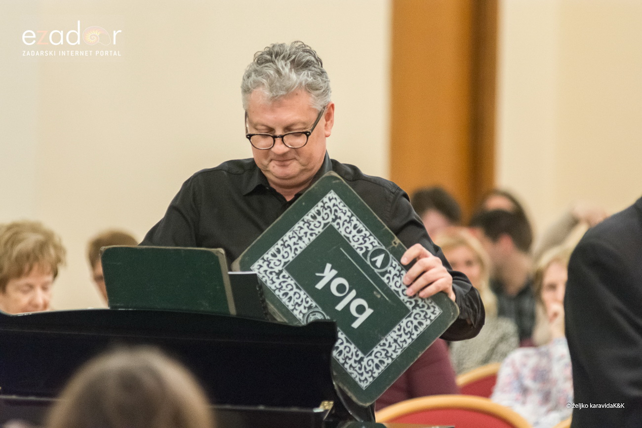 “Glazbena fantazija” Zadarskog komornog orkestra u Svečanoj dvorani Sveučilišta u Zadru. Solist Berislav Šipuš na klaviru, pod ravnanjem maestra Pavla Dešpalja “Glazbena fantazija” Zadarskog komornog orkestra u Svečanoj dvorani Sveučilišta u Zadru. Solist Berislav Šipuš na klaviru, pod ravnanjem maestra Pavla Dešpalja