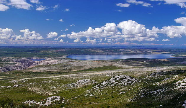 Tulove grede, Novigradsko more i grad Pag by L. Kvarantan