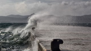 Olujno jugo na zadarskoj rivi 5. studenog 2014. Foto: Roberto Lerga Olujno jugo na zadarskoj rivi 5. studenog 2014. Foto: Roberto Lerga