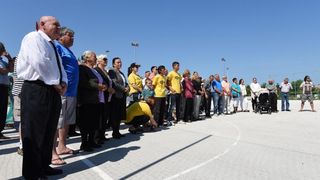 Nekoliko desetaka mještana danas je u Suhovarama prosvjedovalo je protiv projekta zbrinjavanja otpada u Biljanima.  Photo: Dino Stanin/PIXSELL