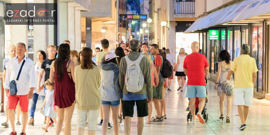 Đir po gradu 20. lipnja 2017. Kalelarga uvečer Đir po gradu 20. lipnja 2017. Kalelarga uvečer