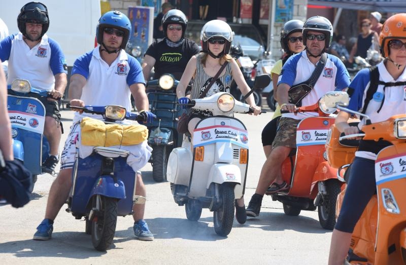 U Biogradu na moru zapoceo je Vespa World Days 2015 koji traje od 11-14. lipnja. Ocekuje se dolazak 5000 vozaca iz 32 zemlje. Photo: Hrvoje Jelavic/PIXSELL U Biogradu na moru zapoceo je Vespa World Days 2015 koji traje od 11-14. lipnja. Ocekuje se dolazak 5000 vozaca iz 32 zemlje. Photo: Hrvoje Jelavic/PIXSELL