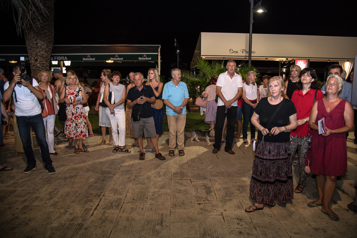 Otvorenje izložbe fotografija “Biogradske procesije” Vinka Pešića Otvorenje izložbe fotografija “Biogradske procesije” Vinka Pešića