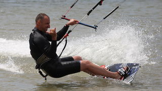 Zadar, 230610.
Bura na podrucju Nina najvise razveseli surfere i kitere koji uzivaju surfajuci okolnim plazama.
Foto: Vladimir Ivanov / CROPIX