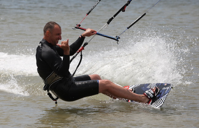 Zadar, 230610.
Bura na podrucju Nina najvise razveseli surfere i kitere koji uzivaju surfajuci okolnim plazama.
Foto: Vladimir Ivanov / CROPIX