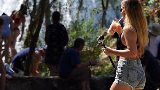 Rješenje za osvježenje: Kupanje u ledenoj rijeci Krki u NP Krka. Photo: Hrvoje Jelavić/PIXSELL