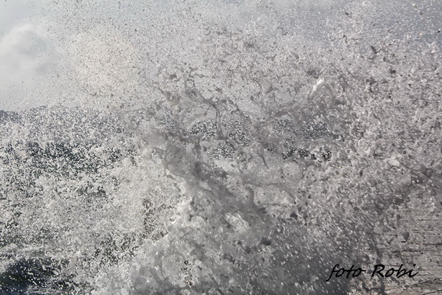 Olujno jugo na zadarskoj rivi 5. studenog 2014. Foto: Roberto Lerga Olujno jugo na zadarskoj rivi 5. studenog 2014. Foto: Roberto Lerga