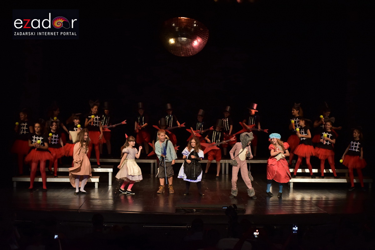 U HNK Zadar održana kazališna revija predstava Udruge “Igrajmo se” U HNK Zadar održana kazališna revija predstava Udruge “Igrajmo se”