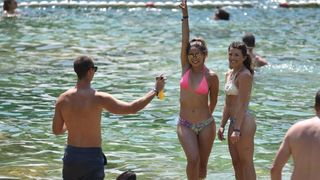 Puno lipog svita uživalo u svježini Krke na Skradinskom buku