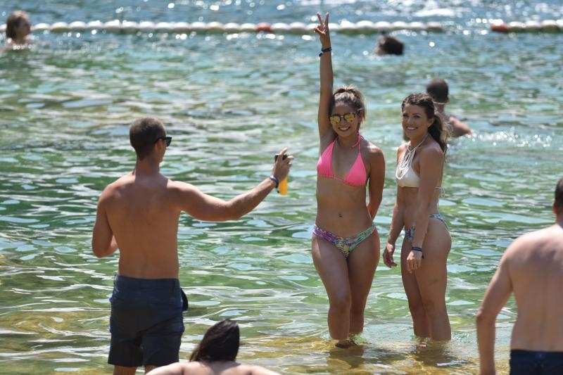 Puno lipog svita uživalo u svježini Krke na Skradinskom buku