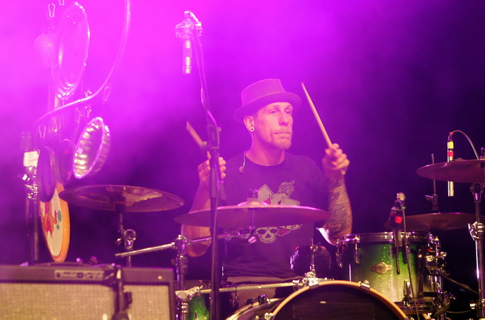 Zagreb, 210611.
RSC Jarun.
Otok hrvatske mladezi.
T-mobile INmusic festival.
Prvi dan tradicionalno najveceg glazbenog spektakla u Hrvatskoj koji se odrzava 21. i 22.06.
Na slici: grupa The Do.
Foto: Tomislav Kristo / CROPIX Zagreb, 210611.
RSC Jarun.
Otok hrvatske mladezi.
T-mobile INmusic festival.
Prvi dan tradicionalno najveceg glazbenog spektakla u Hrvatskoj koji se odrzava 21. i 22.06.
Na slici: grupa The Do.
Foto: Tomislav Kristo / CROPIX