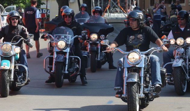 Zadar, 260511.
U Biogradu je poceo susret ljubitelja  Harley Davidson motora   koji ce se odrzati izmedu 26. i 29. svibnja 
Na slici : bikeri u Biogradu
Foto : Vladimir Ivanov / CROPIX
