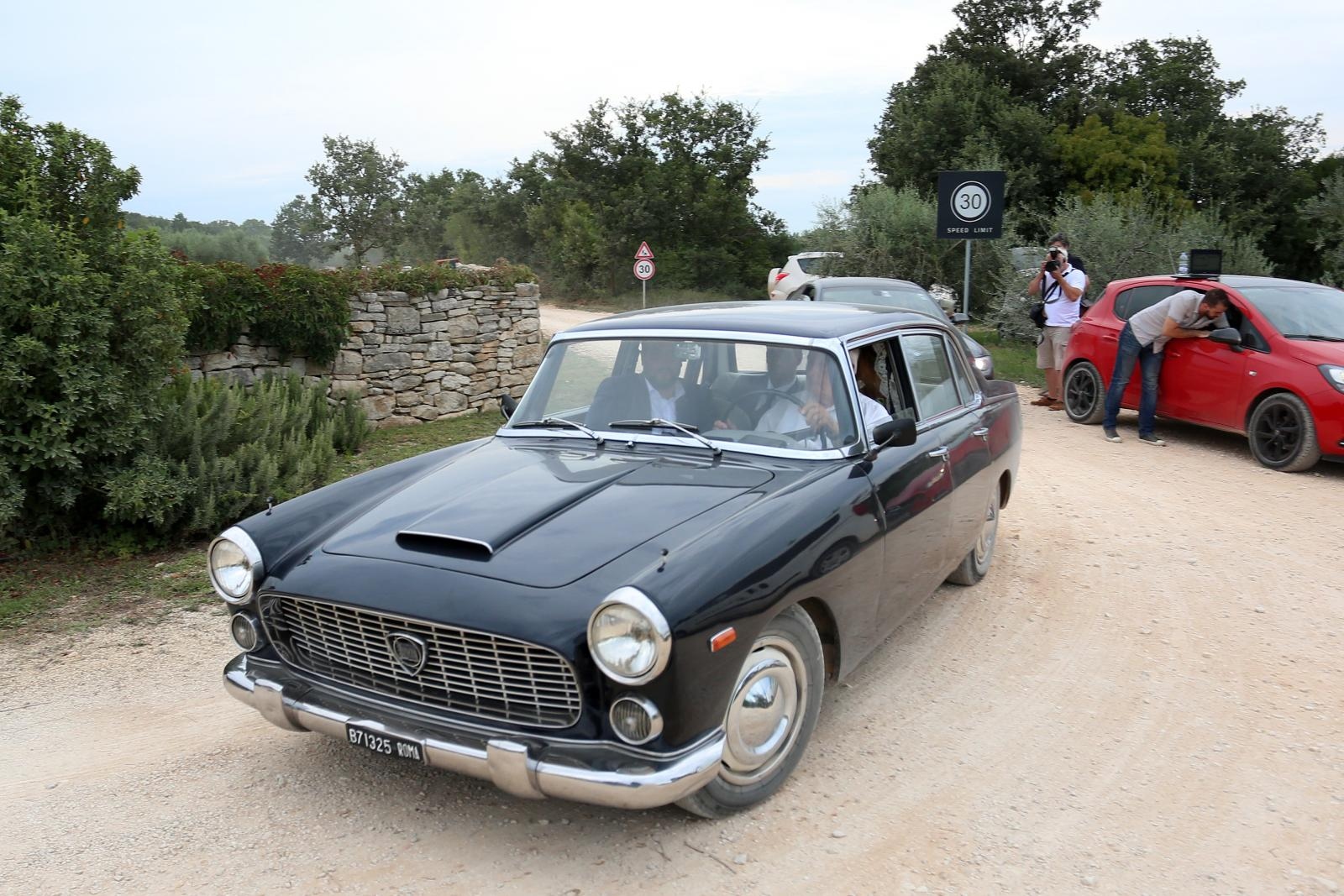 Bale: Franka i Vedran stigli s uzvanicima u stanciju Meneghetti na proslavu vjančanja