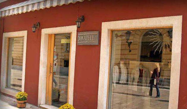 TO Donatella – 900. korinisnik 4D Wand