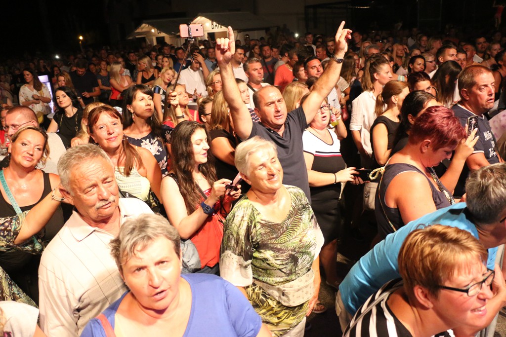 Prvi koncert popularnog slavonskog benda Vigor na otoku Viru