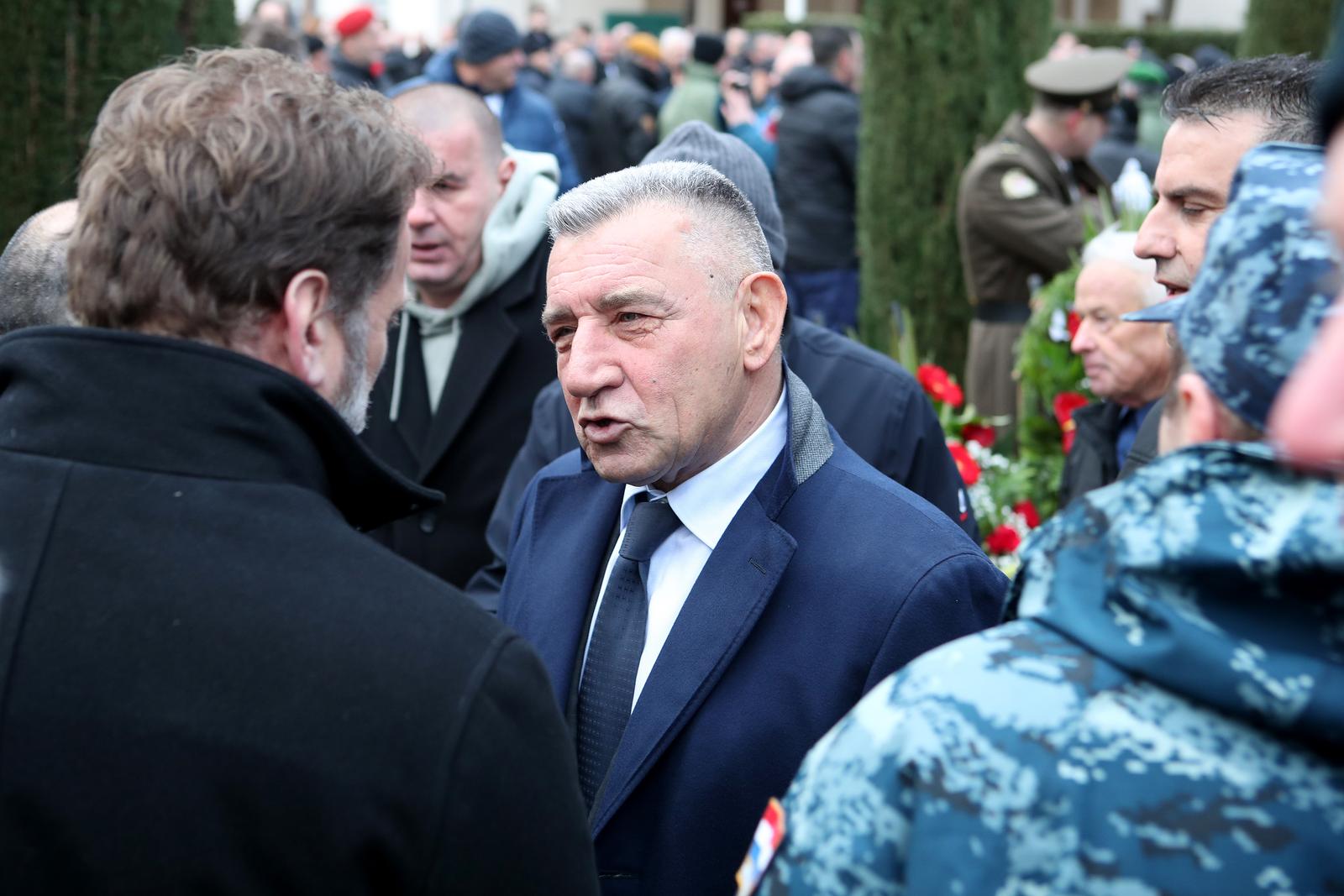 Na Gradskom groblju odana počast poginulim hrvatskim braniteljima povodom 30. obljetnice VRO Maslenica Na Gradskom groblju odana počast poginulim hrvatskim braniteljima povodom 30. obljetnice VRO Maslenica