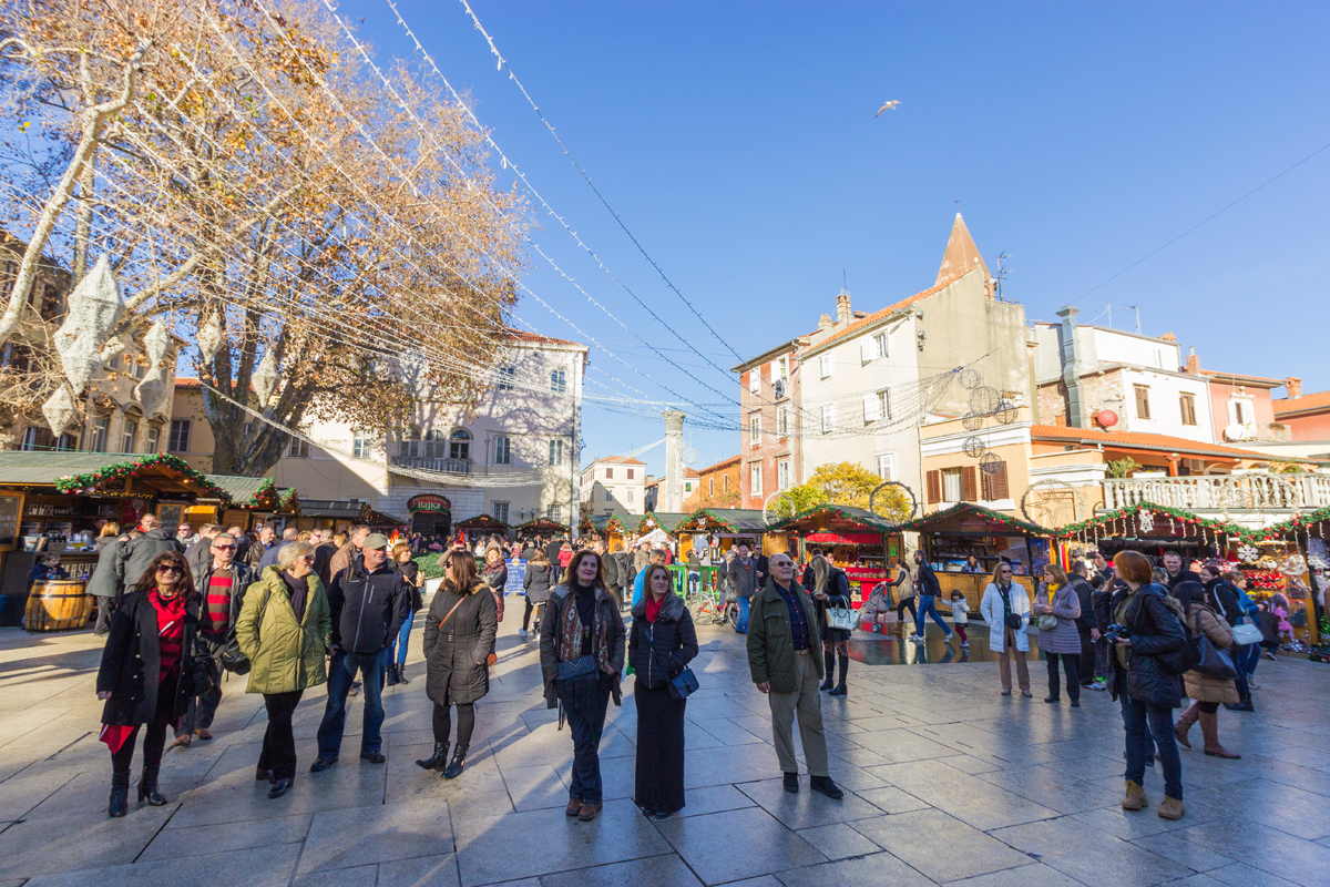 Badnjak 2016: Blagdanski đir po gradu 24. prosinca Badnjak 2016: Blagdanski đir po gradu 24. prosinca