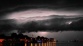 Munje nad zadarskom lukom