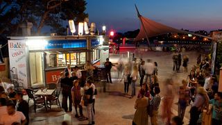 Projekcijom i tulumom otvoren 5. Festival mediteranskog filma u Splitu, Foto: Goran Leš Projekcijom i tulumom otvoren 5. Festival mediteranskog filma u Splitu, Foto: Goran Leš