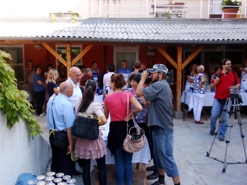 Kulinarsko natjecanje pod nazivom Kuvamo sipu za ekipu u Domu Sv. Frane Kulinarsko natjecanje pod nazivom Kuvamo sipu za ekipu u Domu Sv. Frane