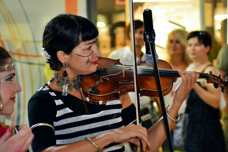 Performeri Saraswati na KalelargArt-u ; foto Iva Perinčić Performeri Saraswati na KalelargArt-u ; foto Iva Perinčić
