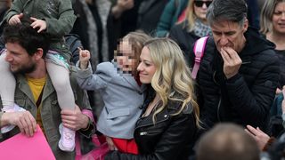 Bivši partner Jelene Veljače, Dražen Čuček, stigao na Tomislavov trg s njihovom kćerkicom Lenom Bivši partner Jelene Veljače, Dražen Čuček, stigao na Tomislavov trg s njihovom kćerkicom Lenom