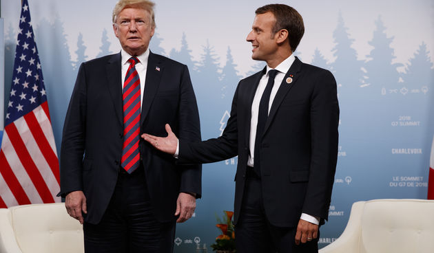Macron i Trump, rukovanje