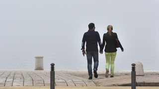 Zadar već treći dan okovan gustom maglom. Foto: Dino Stanin/Pixsell