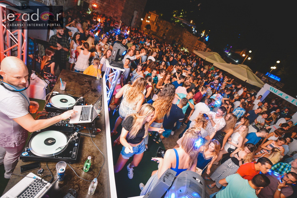 Saturday Night with DJ Dizzy @ Svarog Bar