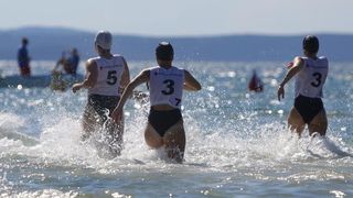 Na plaži u Zatonu kod Zadra održan je tečaj Hrvatskog crvenog križa za  djevojke i mladiće kako bi dobili licencu za spasioce na plažama Zadarske županije. Photo: Filip Brala/PIXSELL