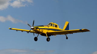 Zadar, 130513.
Predsjednik Vlade RH Zoran Milanovic prisustvovao je programu pokazne vatrogasne vjezbe Ljeto 2013 u Zracnoj luci Zadar. U pokaznoj vatrogasnoj vjezbi sudjelovale su protupozarne snage Drzavne uprave za zastitu i spasavanje, Namjenski orga Zadar, 130513.
Predsjednik Vlade RH Zoran Milanovic prisustvovao je programu pokazne vatrogasne vjezbe Ljeto 2013 u Zracnoj luci Zadar. U pokaznoj vatrogasnoj vjezbi sudjelovale su protupozarne snage Drzavne uprave za zastitu i spasavanje, Namjenski orga