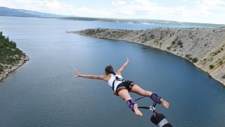 Mario Možnik otvorio bungee jumping sezonu na Masleničkom mostu, Photo: Hrvoje Jelavic/PIXSELL