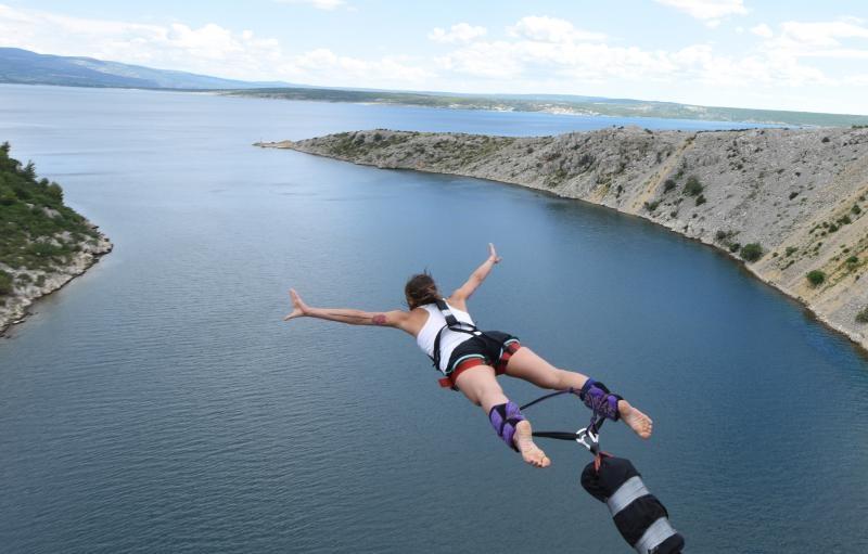 Mario Možnik otvorio bungee jumping sezonu na Masleničkom mostu, Photo: Hrvoje Jelavic/PIXSELL