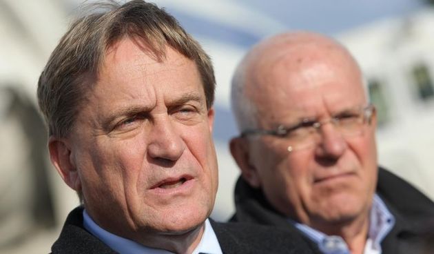 U ulici Ive Masine (Mjesni odbor Crvene kuce) gradonacelnik Bozidar Kalmeta sa suradnicima polozio je kamen temeljac. Time je svecano obiljezeni pocetak gradnje socijalnih stanova po modelu programa POS. Photo: Dino Stanin/PIXSELL