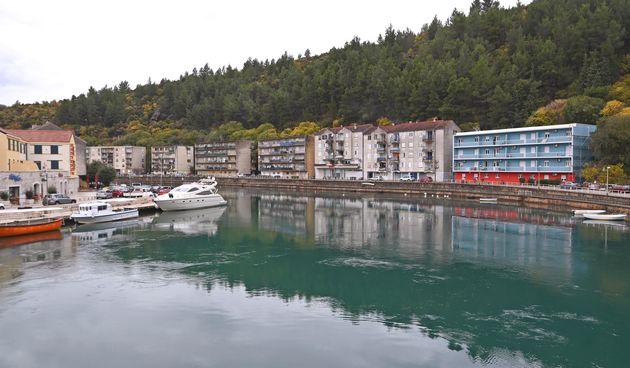 Fasade zgrada u veselim bojama oduševile stanovnike Obrovca