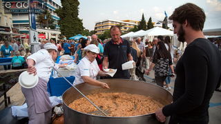 Otvoren 12. biogradski Gastro stol Otvoren 12. biogradski Gastro stol