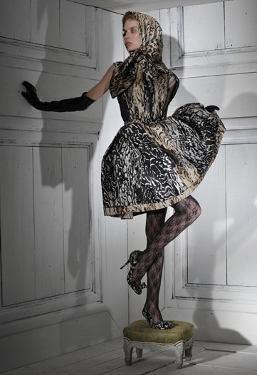 Lanvin predjesenska kolekcija za žene 2010. (Coutorture.com) Lanvin predjesenska kolekcija za žene 2010. (Coutorture.com)