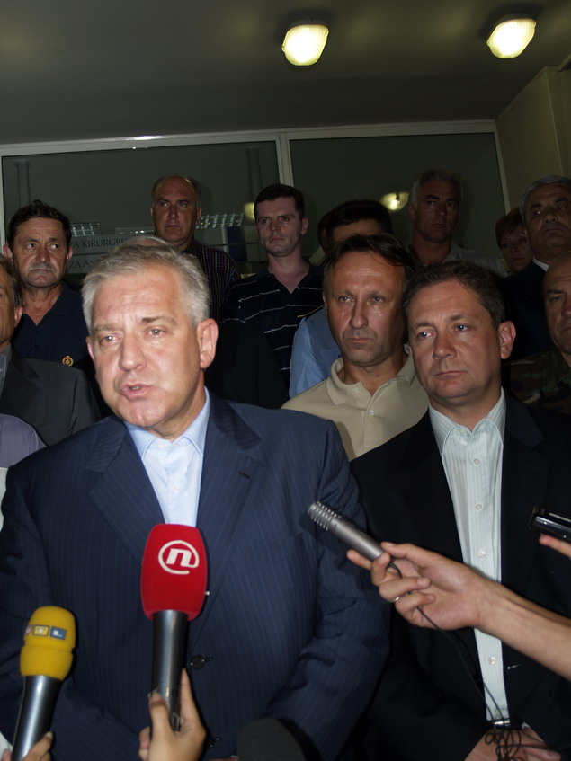 Sanader u posjeti ozljedjenim vatrogascima