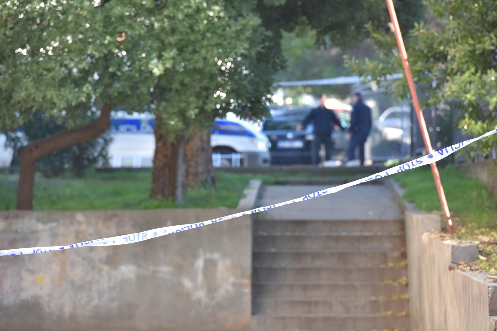 Nepoznati počinitelj bacio eksplozivnu napravu u dvorište PU Zadarske