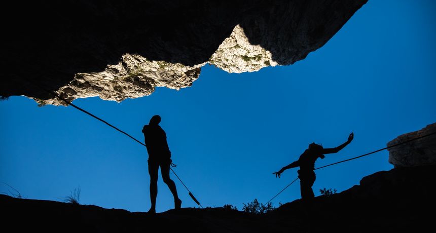 Ove godine Ljetna škola vertikalnog plesa i somatskog učenja u NP Paklenica i Zadru! Ove godine Ljetna škola vertikalnog plesa i somatskog učenja u NP Paklenica i Zadru!