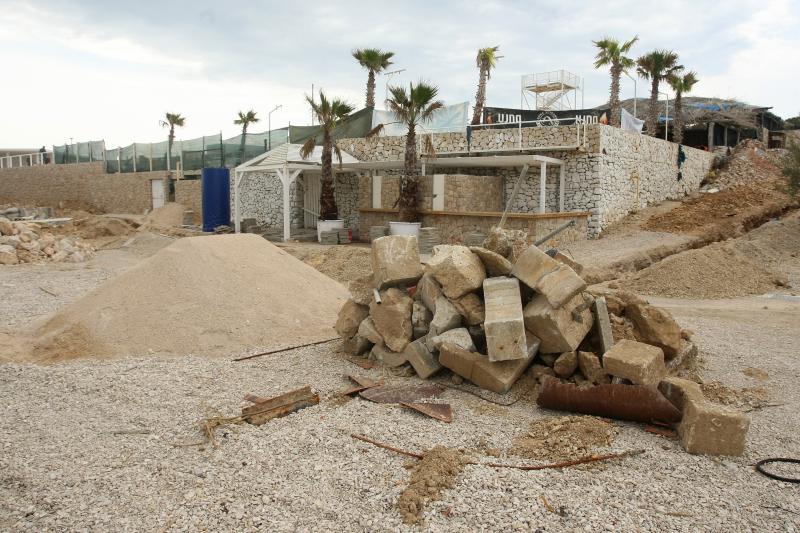 Novalja: Klubovi Aquarius i Papaya pripremaju se za nadolazeću turističku sezonu, Photo: Dino Stanin/PIXSELL Novalja: Klubovi Aquarius i Papaya pripremaju se za nadolazeću turističku sezonu, Photo: Dino Stanin/PIXSELL