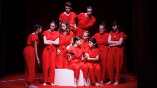 Igrajmo se: Zabranjeno mlađima od 15 strana A